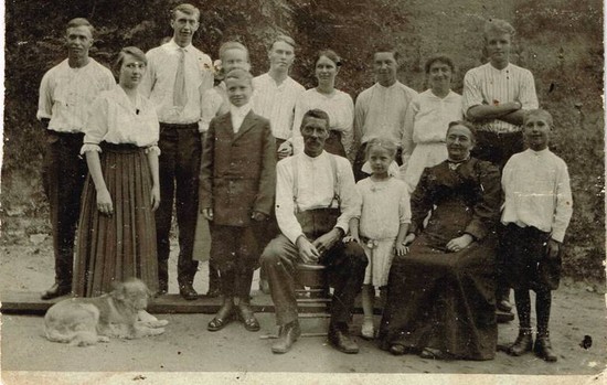 Freudenberg family group photograph from about 1915.